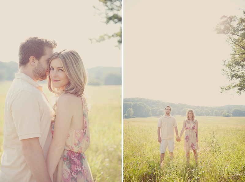 Vintage picnic in the park :: Valley Forge Park engagement photos