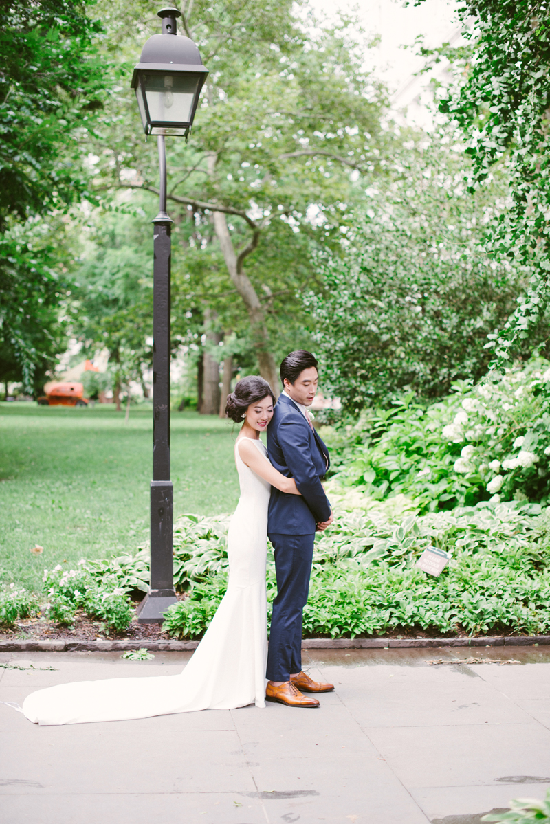 bride and groom at washington square park