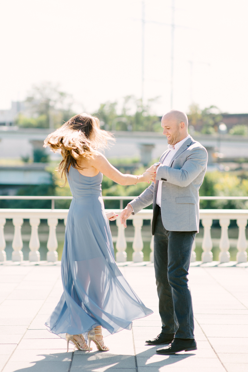 Amanda and Chris's engagement session at the Philadelphia Art Museum by Maria Mack Photography ©2016 https://mariamackphotography.com